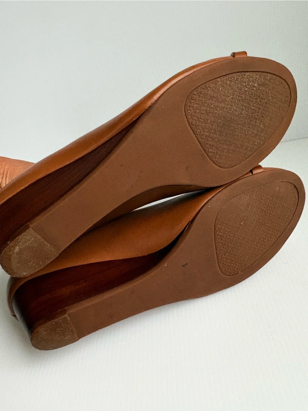 Tory Burch Mini Miller Wedge Pumps cognac color Size 9.5 M /EUC